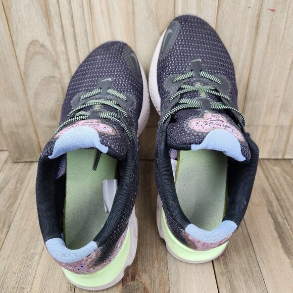 Nike Women's Gray and Pink Running Shoes - Picture 5 of 10